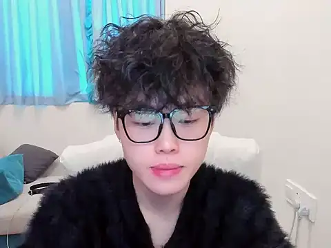 L1kuto online show from November 5, 2025, 5:40 am