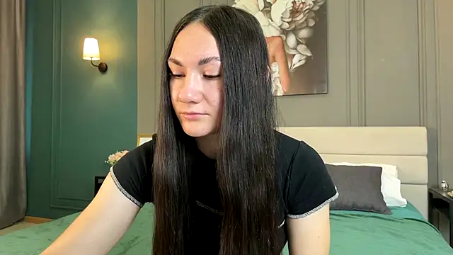 Adele Shy online show from October 28, 2025, 2:04 am