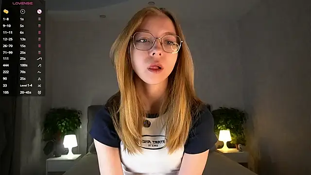 BarbaraViggiani online show from November 26, 2025, 5:58 pm