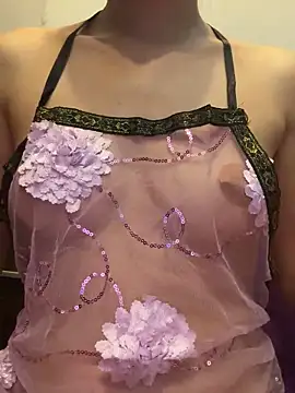 Snapshot of Emily-y chatting on November 3, 2025, 1:34 pm Emily-y online show from November 3, 2025, 1:34 pm