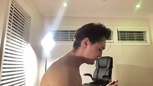 Snapshot of andrenoma427 chatting on November 10, 2025, 12:53 am andrenoma427 online show from November 10, 2025, 12:53 am