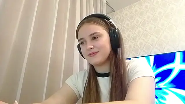 MilaRiviera online show from October 23, 2025, 5:01 pm