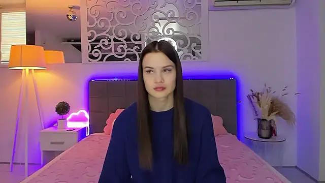 Snapshot of LuisaClover chatting on January 13, 2026, 1:16 pm LuisaClover online show from January 13, 2026, 1:16 pm