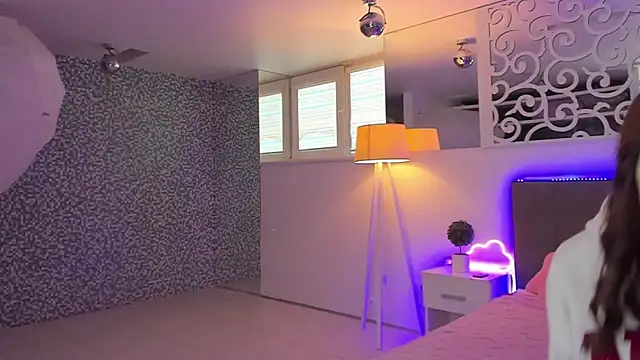 Snapshot of LuisaClover chatting on January 17, 2026, 1:05 pm LuisaClover online show from January 17, 2026, 1:05 pm