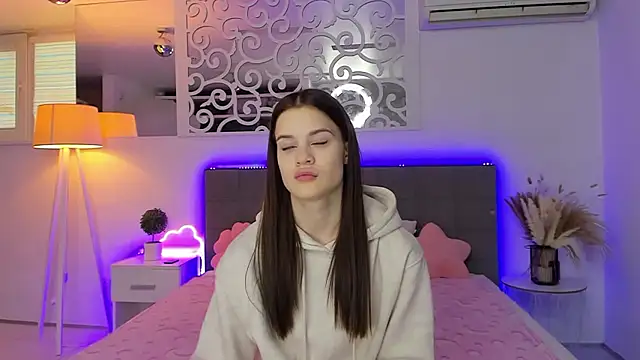 Snapshot of LuisaClover chatting on January 18, 2026, 1:15 pm LuisaClover online show from January 18, 2026, 1:15 pm