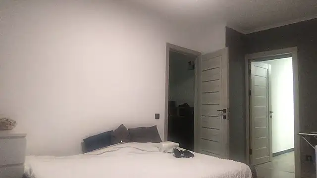 DollyRoma online show from October 28, 2025, 9:24 am