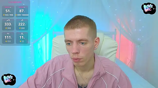 Cristian  Dior online show from October 25, 2025, 5:08 pm