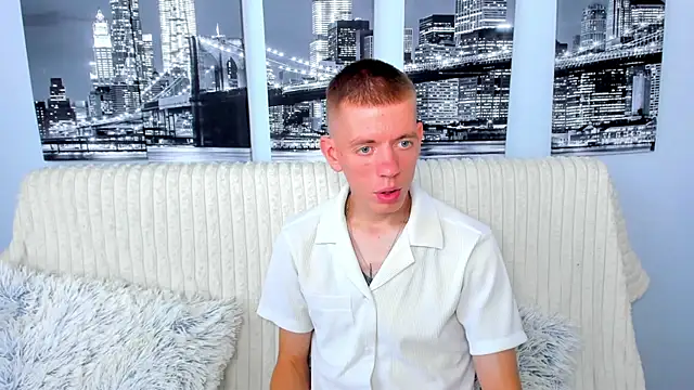 Snapshot of Cristian__Dior chatting on August 6, 2026, 8:05 am Cristian Dior online show from August 6, 2026, 8:05 am