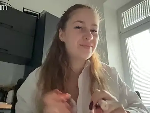 Snapshot of Nicole_Wallker chatting on October 28, 2025, 8:07 am Nicole Wallker online show from October 28, 2025, 8:07 am