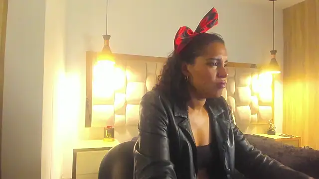 Snapshot of HalimaAhmed chatting on October 31, 2025, 11:50 pm HalimaAhmed online show from October 31, 2025, 11:50 pm