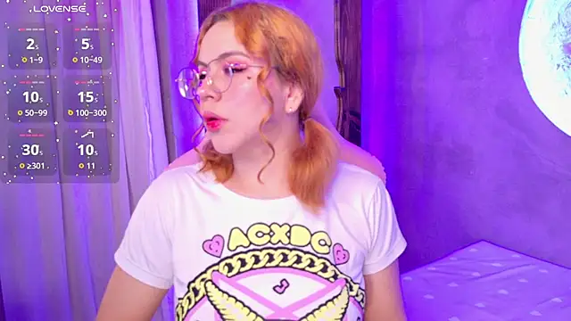 sussiestrawberry online show from December 1, 2025, 10:09 am