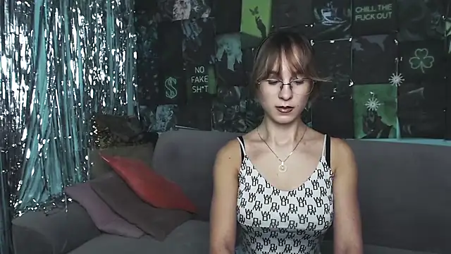 Snapshot of AlishaKellyi chatting on November 13, 2025, 5:39 am AlishaKellyi online show from November 13, 2025, 5:39 am