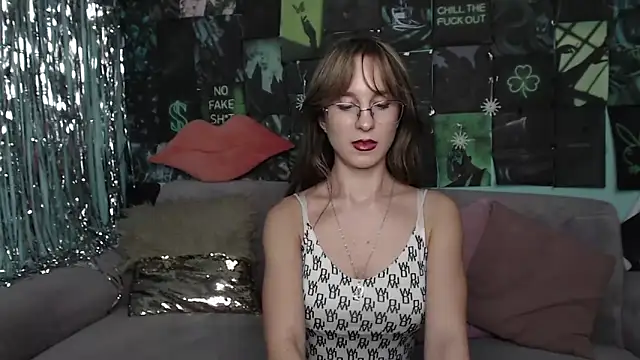 Snapshot of AlishaKellyi chatting on December 18, 2025, 5:46 am AlishaKellyi online show from December 18, 2025, 5:46 am