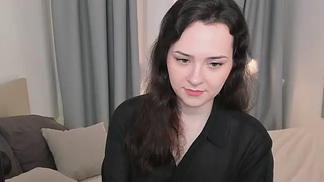 Camilla Rowen online show from May 7, 2026, 8:36 pm