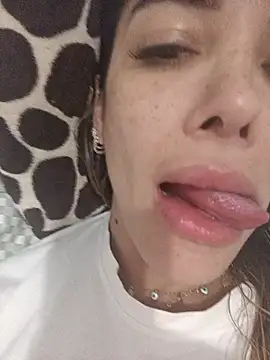 Snapshot of DESIRIE0609 chatting on October 23, 2025, 12:43 am DESIRIE0609 online show from October 23, 2025, 12:43 am