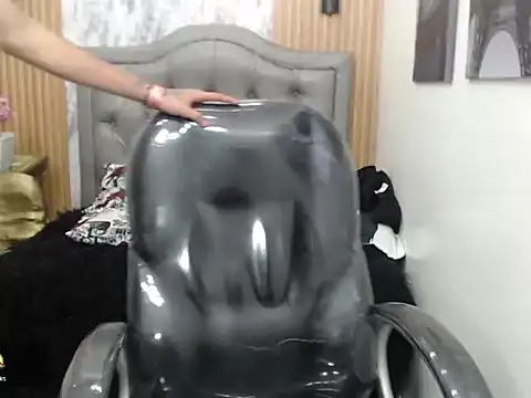 Snapshot of paul_ponce chatting on November 9, 2025, 12:47 pm paul ponce online show from November 9, 2025, 12:47 pm