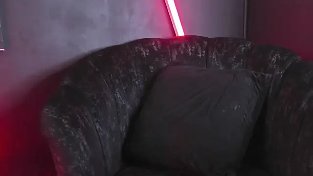 Snapshot of LolaMustaine_ chatting on December 18, 2025, 11:55 pm LolaMustaine online show from December 18, 2025, 11:55 pm