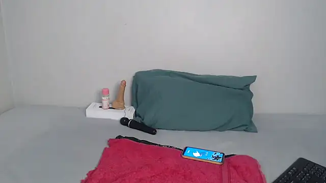 Sweet-PetiteX online show from December 14, 2025, 4:23 pm