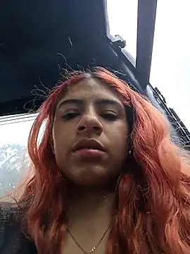 Snapshot of Lunatemptress4 chatting on October 29, 2025, 1:24 pm Lunatemptress4 online show from October 29, 2025, 1:24 pm