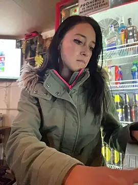 Lia  white online show from November 7, 2025, 1:38 am