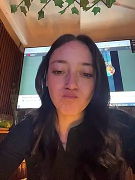 Lia  white online show from December 19, 2025, 9:55 pm