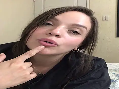 DianneVega online show from November 30, 2025, 8:18 am