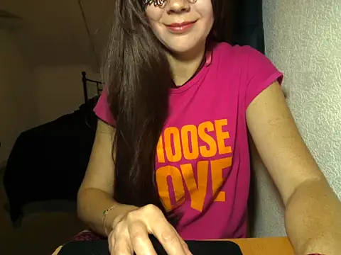 Aromaloveqq online show from November 16, 2025, 3:17 pm