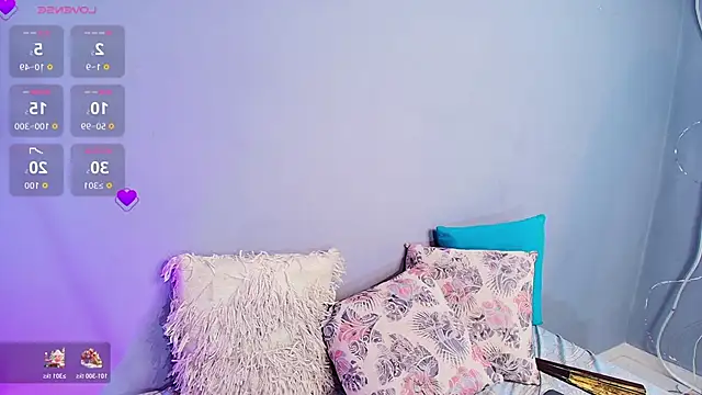 NaomiQueents online show from November 27, 2025, 8:11 pm