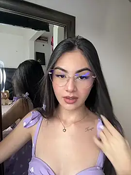 IslaCole online show from January 10, 2026, 8:10 pm