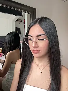 IslaCole online show from January 12, 2026, 6:35 pm