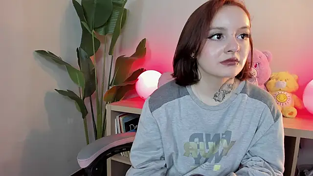 Snapshot of lexirouge__ chatting on October 29, 2025, 12:40 pm lexirouge online show from October 29, 2025, 12:40 pm