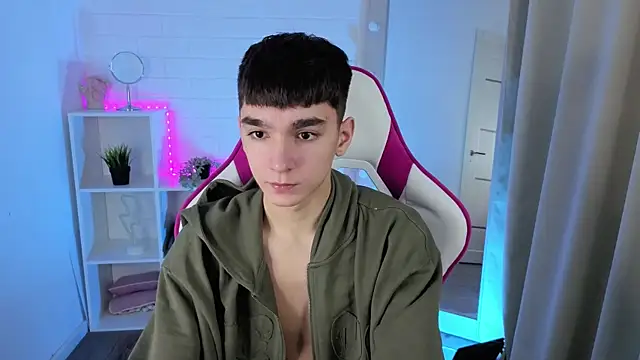 YamiTwink online show from November 22, 2025, 5:39 am