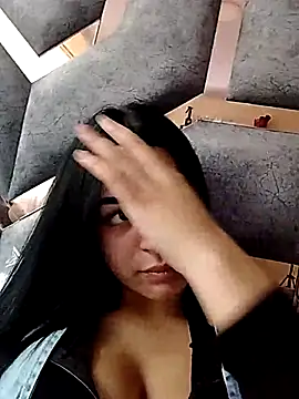 Nuvi jonhs online show from November 6, 2025, 9:59 pm