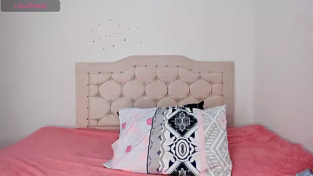 Snapshot of sadie_grey chatting on October 26, 2025, 4:40 am sadie grey online show from October 26, 2025, 4:40 am