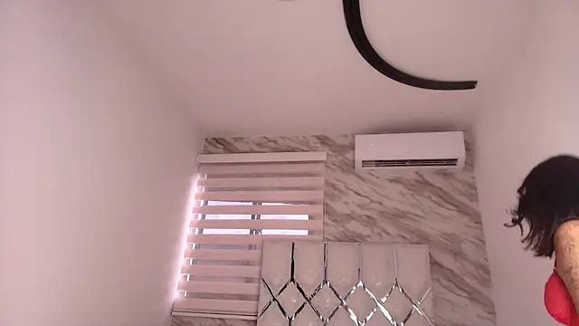 Snapshot of ellisrossi chatting on November 26, 2025, 7:04 pm ellisrossi online show from November 26, 2025, 7:04 pm