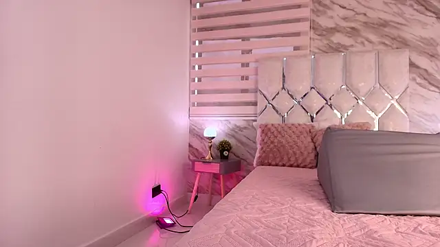 Snapshot of ellisrossi chatting on November 27, 2025, 7:05 pm ellisrossi online show from November 27, 2025, 7:05 pm