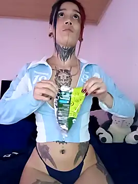 Snapshot of SharonSalazar chatting on November 19, 2025, 2:44 am SharonSalazar online show from November 19, 2025, 2:44 am