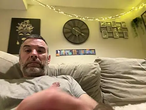 plymouthlad82 online show from February 11, 2026, 11:10 pm