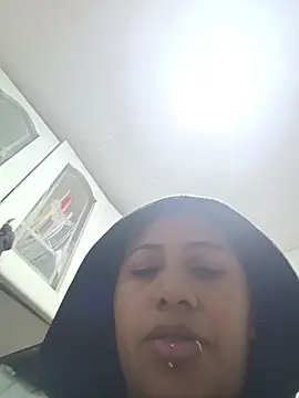 Snapshot of marimar_24 chatting on November 18, 2025, 10:14 pm marimar 24 online show from November 18, 2025, 10:14 pm