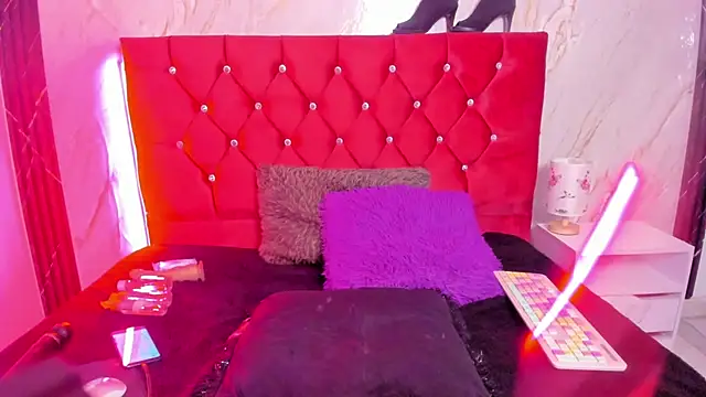 Mariam schubertt online show from December 19, 2025, 9:00 pm