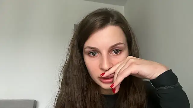 karinamoonss online show from November 7, 2025, 11:54 am