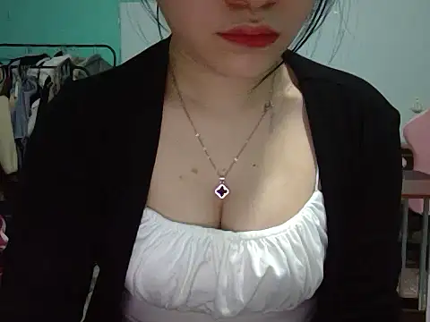 Snapshot of May2k2 chatting on November 2, 2025, 1:41 am May2k2 online show from November 2, 2025, 1:41 am