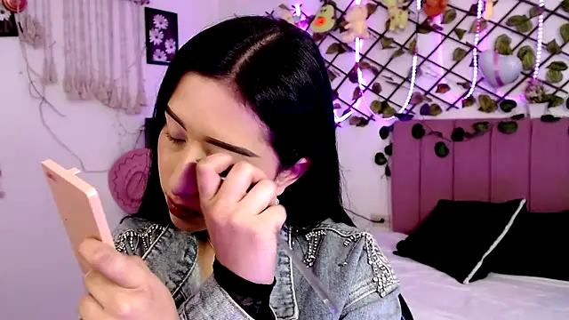 Snapshot of melissa__dolce chatting on October 31, 2025, 8:43 pm melissa dolce online show from October 31, 2025, 8:43 pm