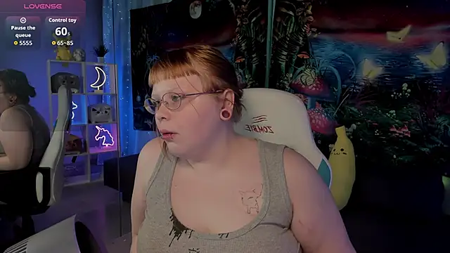 Snapshot of LottieReed chatting on November 6, 2025, 1:56 pm LottieReed online show from November 6, 2025, 1:56 pm