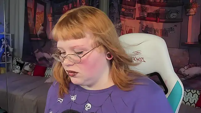 Snapshot of LottieReed chatting on November 11, 2025, 3:12 pm LottieReed online show from November 11, 2025, 3:12 pm