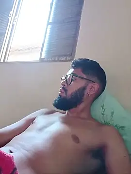 FerrariniHott online show from November 5, 2025, 9:31 am