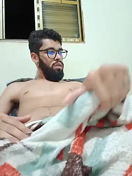 FerrariniHott online show from December 4, 2025, 4:44 am