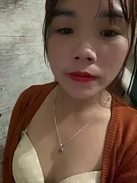 nachi-baby online show from October 28, 2025, 5:26 pm