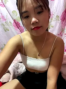 nachi-baby online show from November 19, 2025, 2:39 pm