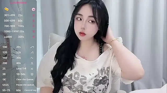 Love-hanzaizai718 online show from April 13, 2026, 11:59 am